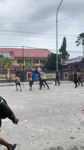 Demo Brebes hari ini,.  Mas mas indomaret balik ngeshift langsung gas,.  #ripdemokrasi #brebes24jam #brebes #fyppppppppppppppppppppppp 