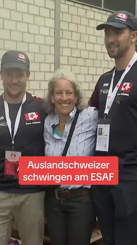 Sägemehl, Schwünge, Folklore. Etwa so lässt sich das grösste Volksfest der Schweiz, das Eidgenössische Schwing- und Älplerfest, in Kurzform beschreiben. Was einfach aussieht, ist tatsächlich grosse Kunst. Wenn sich dieses Wochenende im glarnerischen Mollis die Bösen messen, treten auch Expats an. Unter den Schwingern sind nämlich auch Auslandschweizer, wie zum Beispiel Martin Mathis und Thomas Badat aus Kanada. Sie erfüllen sich mit dieser Teilnahme einen grossen Traum. #schwingen #esaf #srfnews #srf #news 
