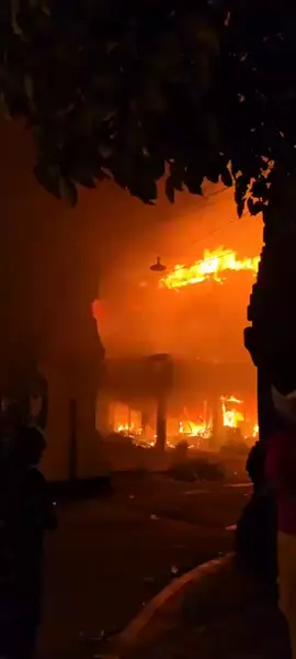 Kediri kota  kantor DPRD  kantor satlantas  DPRD kab Kediri semua ludes terbakar 🔥🔥🔥 #demokediri #demo #kediri24jam 