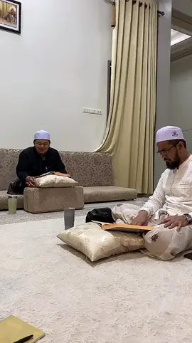 Halaqah ba’da maghrib, pengajian kitab asy-syifa bi ta’rifi huquqi musthafa
