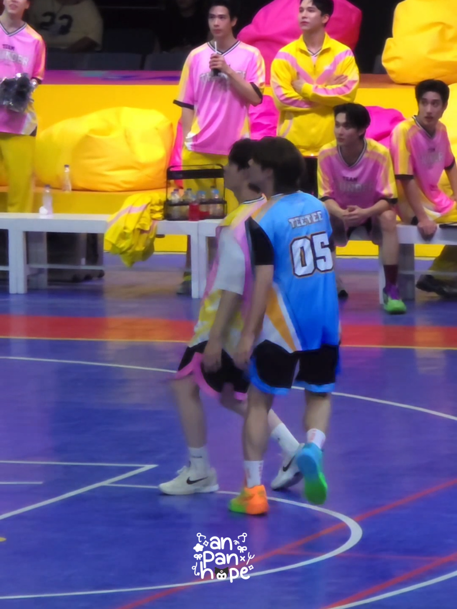 เขาสะดุดอะไรกันนะคะ🫣 #twnpich #porsuppakarn  #teeteepor #ป๋อตี๋ตี๋  #DMDSPORTDAY2025 