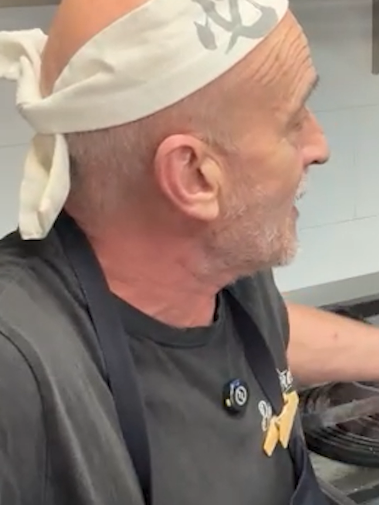 “¿EL QUE?… LA ESCALIVADA 🤯” #twitchclips #fyp #CocinameLosHuevos #food