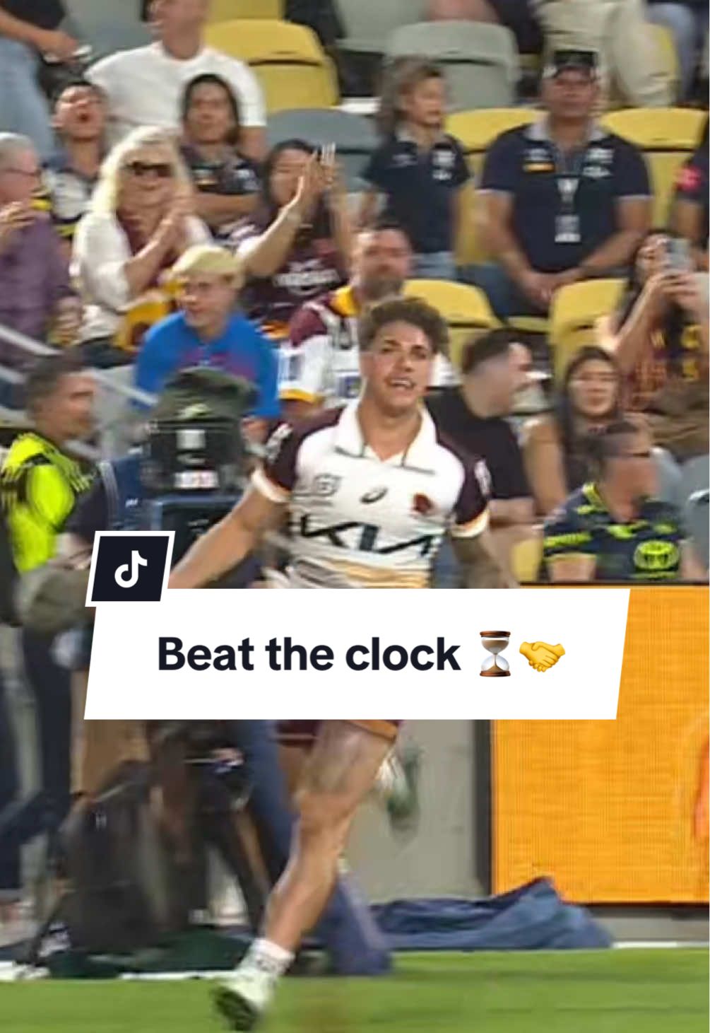 Beat the clock ⏳🤝 #brisbanebroncos #nrl 