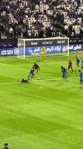 لاعب الرياض في مهب الريح امام اسطورة الكرة السعودية🤣🔥🔥🌪️🌪️ #foryou #explore #الهلال #alhilal #سالم_الدوسري 