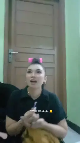 mimi hj ayu wd siap nyinden bos @CITRA NADA 🤣 #tarlingviral #ayuwd #tarling_indramayu_cirebon #fypシ゚viral🖤tiktok @Ayu WD @ᎢᎬℳ⅌ᏞᎪᎢᎬ ᥊ ᎫᎫ ᎪᎩU ᎳᎠ 
