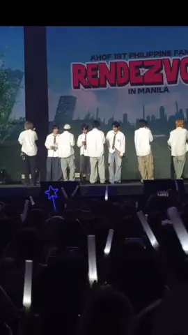 THEY ALL CRIED! 𝗔𝗛𝗢𝗙 watching fans surprised VCR at their 𝟭𝗦𝗧 𝗣𝗛𝗜𝗟𝗜𝗣𝗣𝗜𝗡𝗘 𝗙𝗔𝗡𝗖𝗢𝗡.#AHOF #아홉 #AHOF_FanCon_DDay 