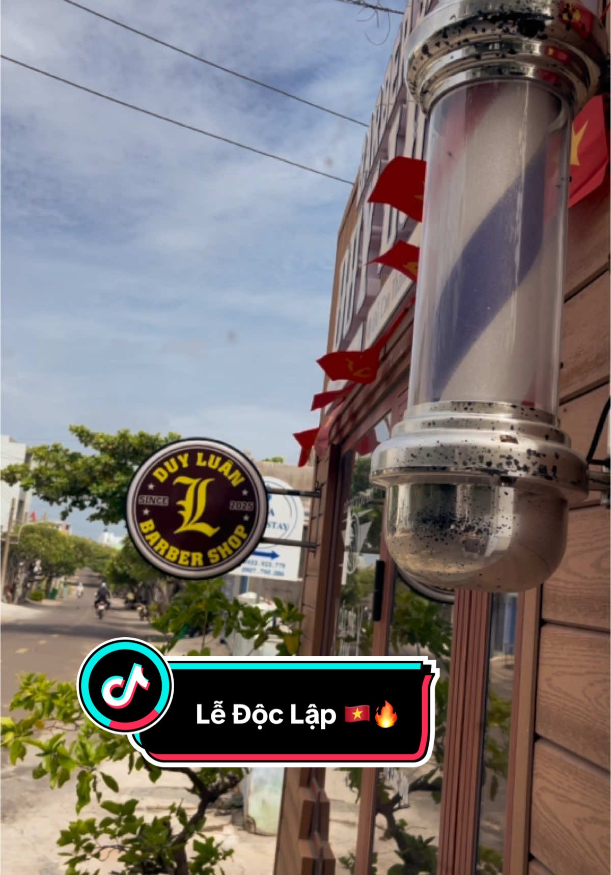 Hoà bình đẹp lắm 🇻🇳❤️ để lại dấu chấm và lên xã nhận 100k 😂 #barber #barbershop #đảophúquy #xuhuong 