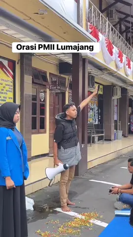 Sumber Video @lumajangsatucom dengan link https://www.facebook.com/share/v/176UGtXwCY/  #lumajang #lumajanghariini #aksikemanusiaan #pmiilumajang✊ #fyp 