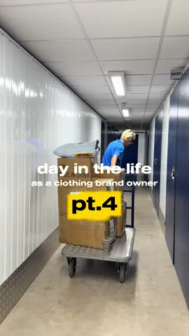 samples go crazy #streetwear #workvlog #dayinmylife #brandowner #fashion 