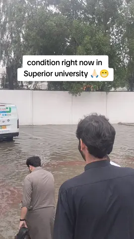 Gody gody Pani 😂 in Superior... . . . . @Mr🎻WAHEED🫀 @DANI🤍🕊️ @Junaidmayo @طلحہ خاں🖤 @ایم  عمر مئو ❤️🚩 @ملک 🦅🔥 @it's talha @dr ghulam ali #viewsproblem #foryou #superiorlegends #itsrajpootmunda #superioruniversitylahore 