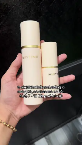 em này oke lắm, xài xịt 5 - 7 tiếng vô tư luôn bà ơi =)))) #xh #xuhuong #xitkhoanen #xitkhoamakeup #mistine 