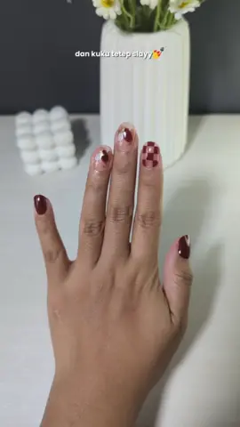 Dari sekian lem perkukuan ini nih yang paling kuat sih!! cuss borong sih karena di keranjang kuning paling murcee🫠😍 #lemkuku #mxbon #lemkukupalsu #nailart #fakenail 