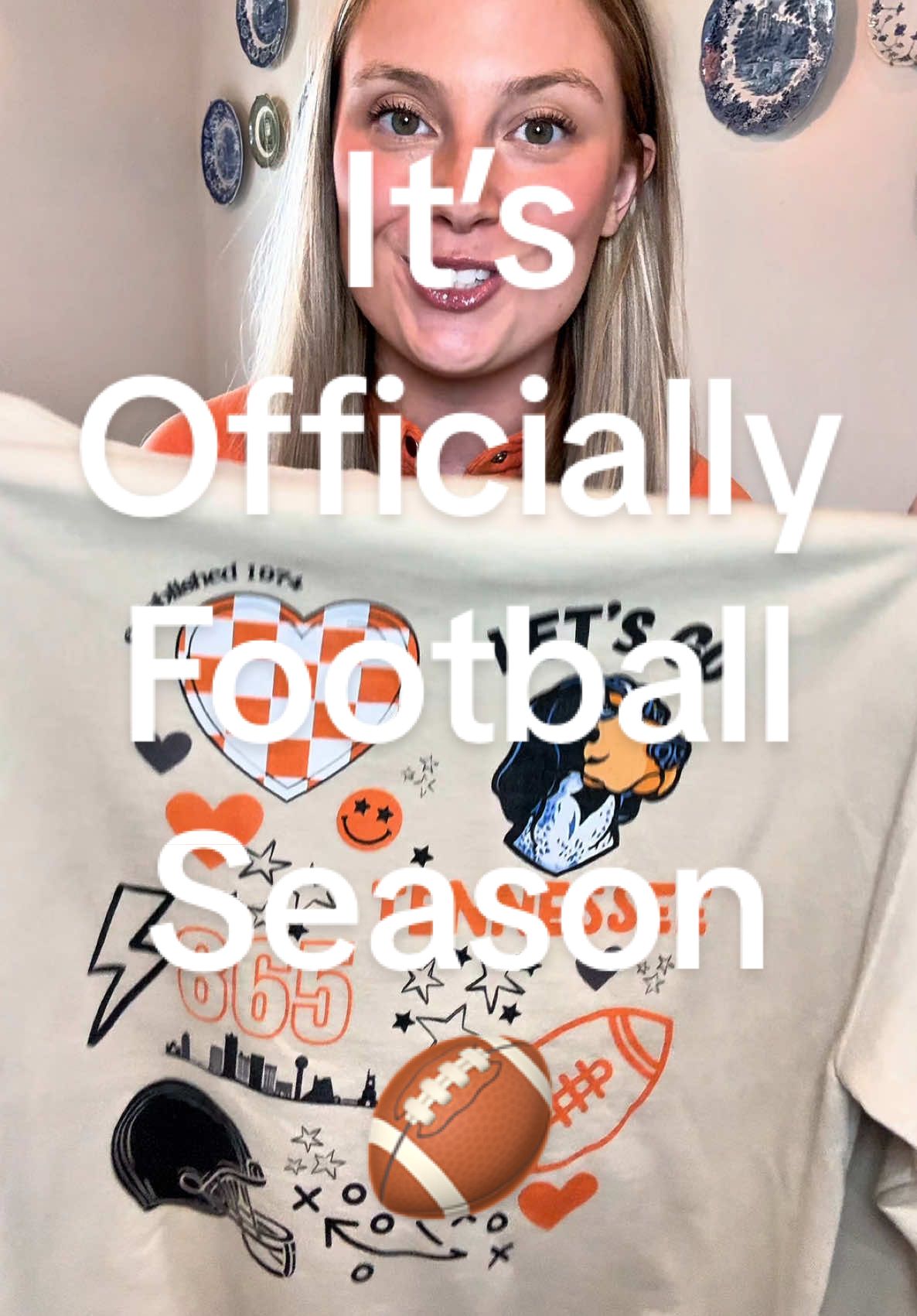 Football is here! Get your game day sweatshirt below 👇🏼 