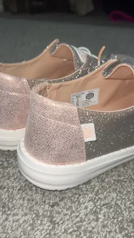 #heydude #heydudeshoes #heydudes #sparklyshoes #fallfashion 