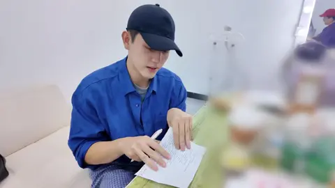 my baby helps fans with their summer homework,hes truly precious, the complete package!!!😍🥰❤️ #chenfeiyu 