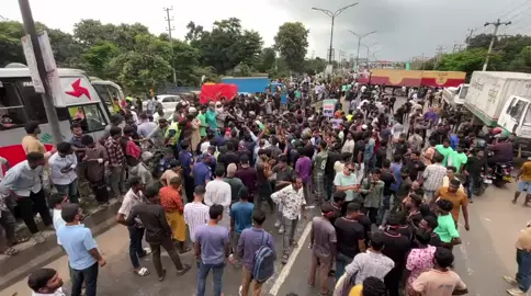শাহ সিমেন্ট ড্রাইভার শামীম ভাইয়ের হত্যার প্রতিবাদে  নবিনগর বিশমাইল  অবস্থান 