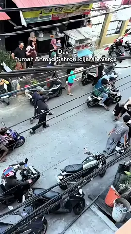 sahroni ngatain masyarakat, rumahnya auto kena jarah warga. Kasiann juga liatnya ya. #sahroni #rumahsabroni 