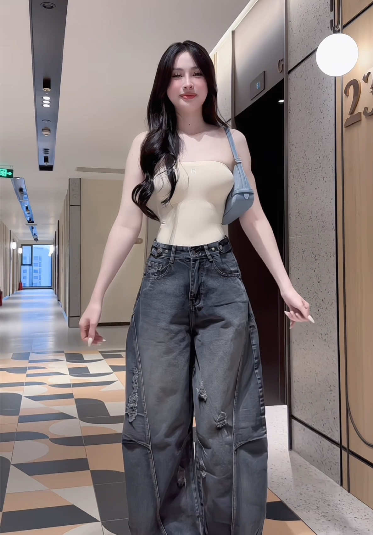 Form quần đẹp.đin#sstore #minmetbay #xuhuongtiktok2025 