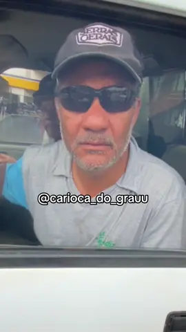 Essas resenhas são muito boas. O segundo, no começo, levou na esportiva, mas depois ficou brabo. 😂😂 #humor #comedia #risadas #motoboy #viraltiktok 