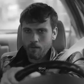 Şarkı en çok Yamaç Koçovalıya yakıştı. // #turkishactors #turkishseries #yamaçkoçovalı #çukur 