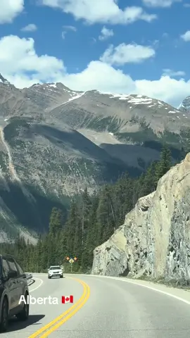 #travelcanada🇨🇦 #scenicdrive #mountainview #beautifuldestinations #fyp 