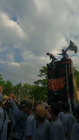 Adu Mekanik Sherin Putra Muda VS Dzaki Ndaru Putra #party #amperasans🔥🔥 #zonaparty #gebangcirebon #karnaval 