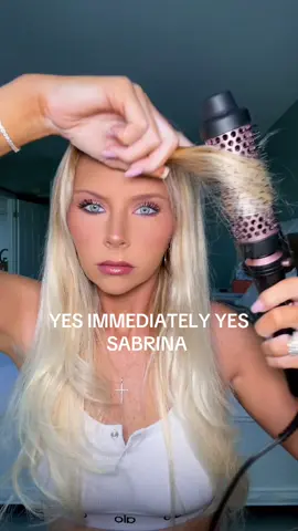 Someone teach me how to do Sabrina’s hair 🥹 #sabrinacarpentervideos #sabrinacarpenter @Sabrina Carpenter 