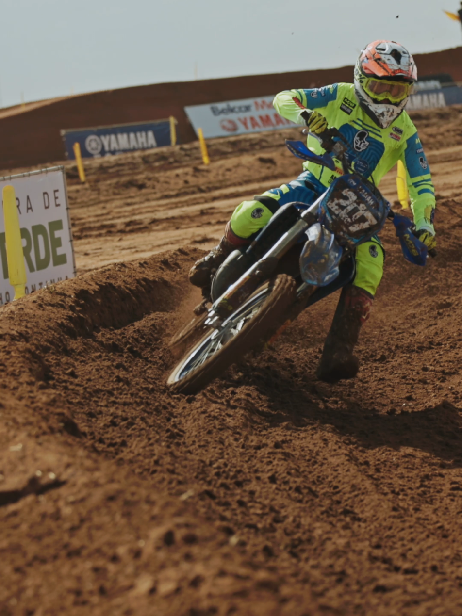 🏁 TREINO LIVRE - SUPER FINAL — IMS YZ125 BLU CRU Cup 🐝💨 Rio Verde/GO já sente a adrenalina! ⚡ Programação SÁBADO – 30/08 🔹 10h45 | Classificatória YZ125 BLU CRU Cup 🔹 11h35 | MX2JR – Classificatória 🔹 14h05 | Super Final YZ125 BLU CRU Cup 🔹 15h25 | MX2JR – Corrida Acompanhe AO VIVO na SporbayTV no YouTube  #yamaha #yamaharacingbrasil #racing 