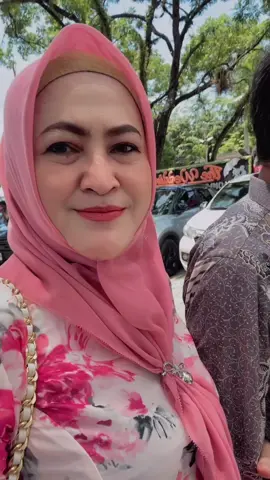 Walaupun berbeda agama tapi toleransi beragama ttp hrs di jaga.. horas horas horas.. Resepsi pernikahan anak bpk baslin sinaga..