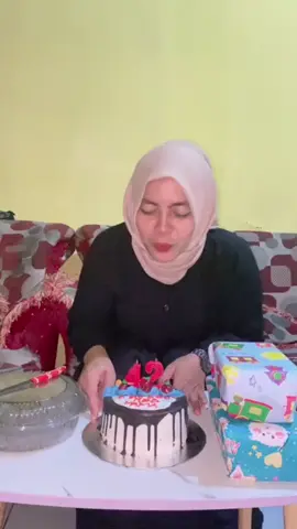 Selamat ulang tahun ibu💐semoga Allah selalu menjagamu dalam keadaan baik,selalu di beri kesehatan dan panjang umur🤗 #fyp 