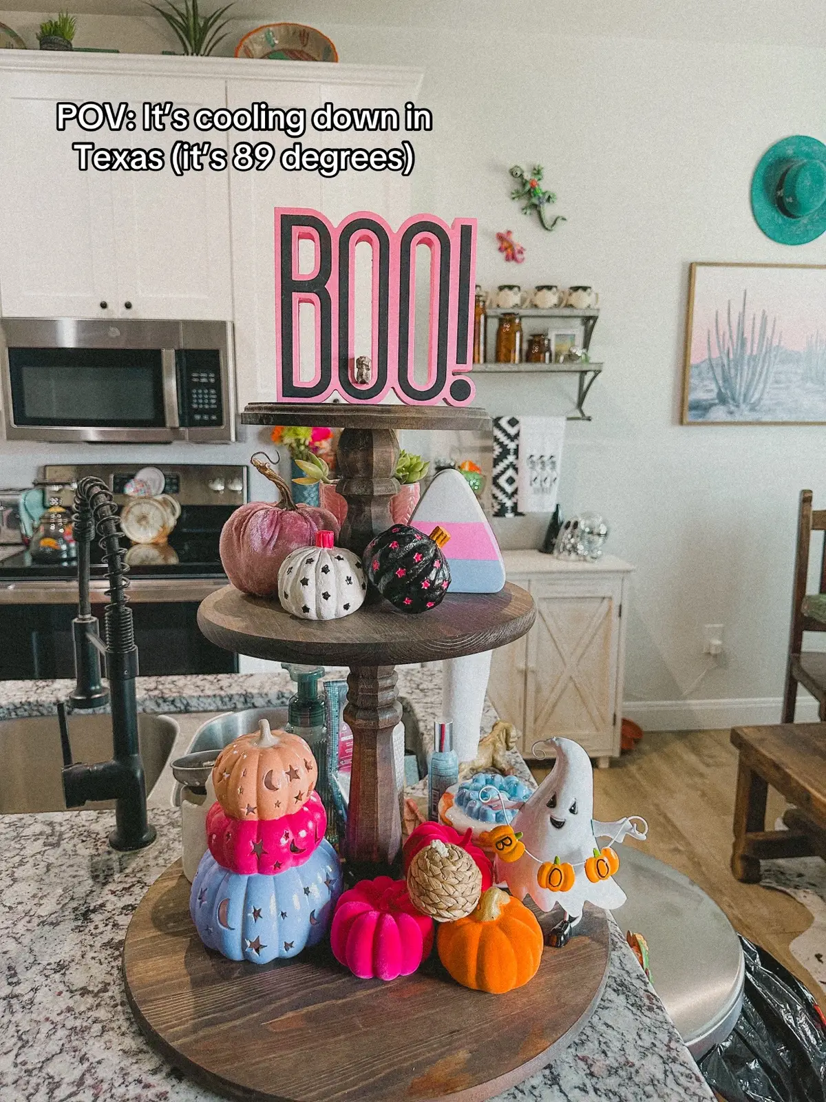 I put my fall decor up this week, here’s a peak at how I decorated this year! #westerndecor #westerneclectic #eclecticdecor #falldecor #halloweendecor 