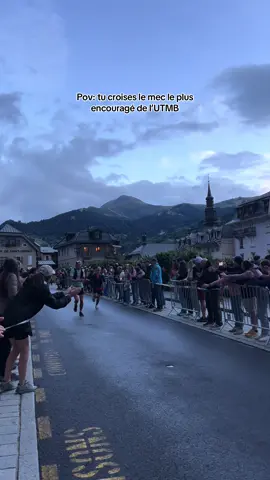 Ça, c’est parce qu’il a toujours le sourire, même après autant de Km 🤯  @clemquicourt courage pour la fin !! #GOAT #UTMB2025 