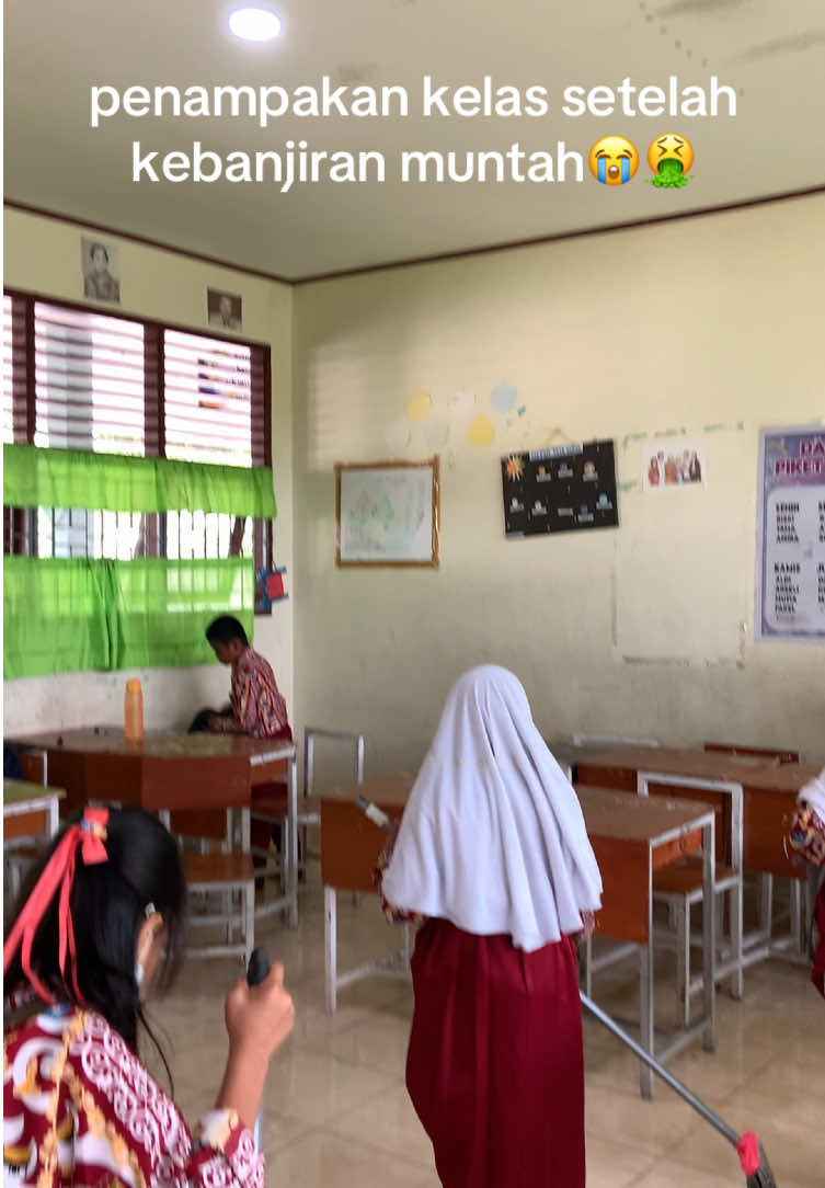 mana udah mau jam pulang🙂‍↕️