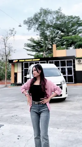 kita readykan partner trip kalian😝💛 @tisaltrans 
