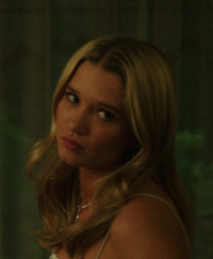 “she looks nothing like me, so why do you look so happy?” || STAYLOR NATION WHATS UP || #tsitp #taylorjewel #stevenconklin #staylor #thesummeriturnedpretty @the summer i turned pretty @Jenny Han sabrina carpenter, opposite 