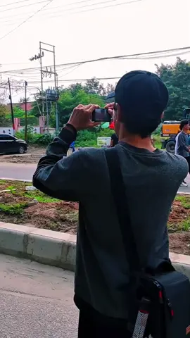 DEMOLAH PEJABAT KORUP, KARNA MEREKALAH YG BUAT NEGARA INI RUSAK !!! PEJABAT KORUPLAH BEBAN NEGARA INI DAN DAJJAL YANG NYATA.  DEMO JANGAN MERUSAK FASILITAS UMUM. CINTAI KOTA KALIAN DAN JAGA FASILITAS UMUM.