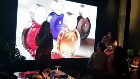 Far Away: las fragancias de Avon que han acompañado a millones de mujeres durante 30 años Avon, la marca de belleza reconocida a nivel mundial, presentó anoche, en El Salvador, su renovada colección de fragancias Far Away.  #ElSalvador #Batleoficial #marca #avoncentroamerica