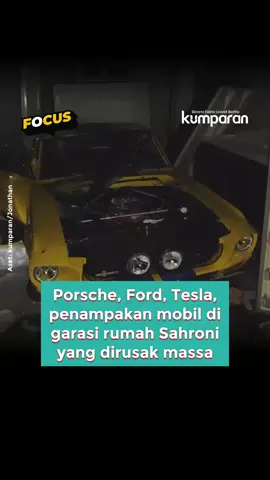 Massa merusak mobil-mobil di dalam garasi rumah anggota DPR, Ahmad Sahroni, di Tanjung Priok, Jakarta Utara, Sabtu (30/8). Pantauan kumparan, beberapa mobil yang dirusak itu di antaranya bermerek Porsche, Ford, sampai Tesla. Merujuk LHKPN terakhir yang dilaporkan Sahroni ke KPK, politisi NasDem itu tercatat memiliki 23 mobil dan 5 motor. Mobil paling mahal yang dimiliki Sahroni adalah Porsche 911 Sport seharga Rp 14 miliar. Ada pula Tesla Cybertruck seharga Rp 4 miliar. Sebelumnya, rumah Sahroni menjadi sasaran demo bahkan penjarahan. Sejumlah barang diambil massa dari kediamannya itu. 📸: Dok. kumparan/Jonathan. Follow WhatsApp Channel kumparan untuk dapat Informasi terpercaya dikirim langsung ke WhatsApp kamu. Ketik kum.pr/WAchannel di browser kamu sekarang, agar bisa share informasi tanpa ragu. #focus #rantisojol #news #vidol #sahroni               