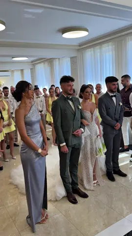 Цял ден направо се пръснахме👰🏻‍♀️🩵 @💜LYBOMIRA STEFFANOVA💜 @Hristo Stefanov  @vesela_teneva @DanielXaha 