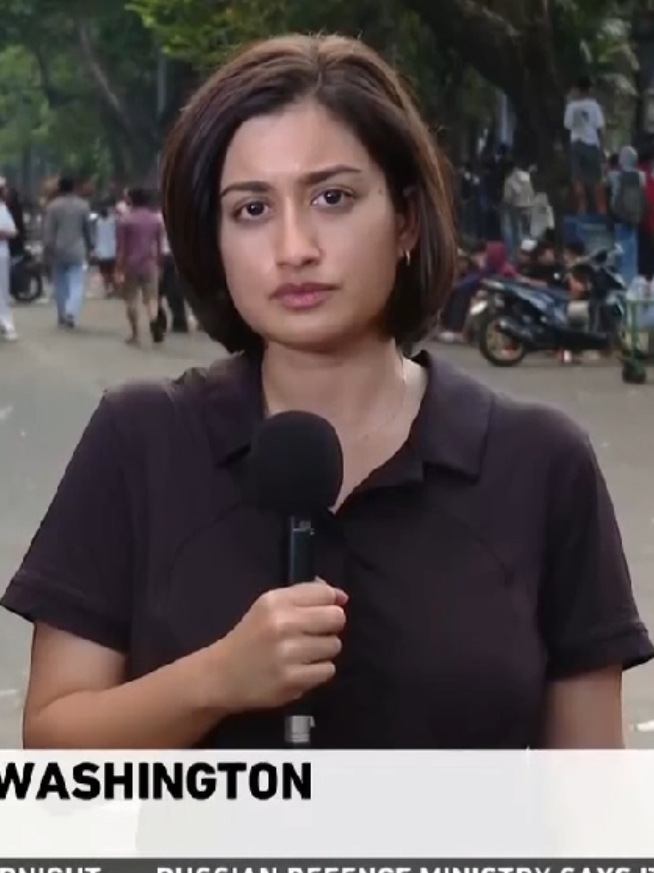 live from protests in Jakarta outside Brimob hq #indonesia🇮🇩 #jakarta #demo #news