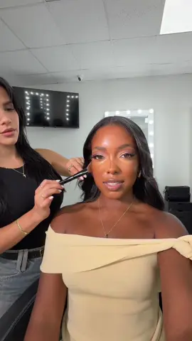 I need a minute @Sophia Perez slayed my soft glam 💅🏾🤏🏾 