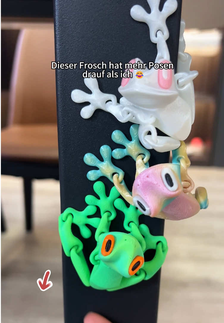 Ey, dieser bunte 3D-Frosch 🐸 bringt direkt gute Laune! Klebt überall, macht crazy Posen – perfekt für Küche, Büro oder als Geschenk 🎁. Jetzt zugreifen!#viral #kühlschrankmagnet #tiktokmademebuyit #geschenkidee #bürohumor #gadget #lustig #trend#geschenkidee#wohnideen#frosch 