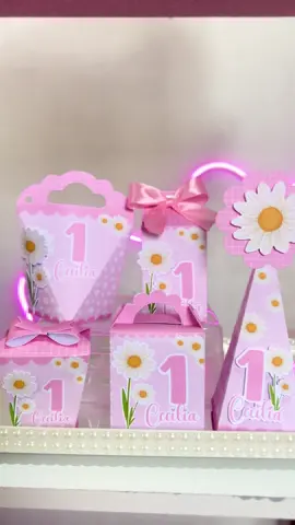 Kit Jardim das Margaridas Personalizado 🥹😍💜 Diponivel lá no App laranjinha 💌 #jardimdasmargaridas #lembrancinha #lembrancinhaspersonalizadas #personalizados #aniversarioinfantil 