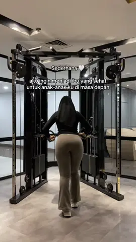 what a wonderful family with wifey and healthy mom ✨🫶🏻 #gymgirlsoftiktok #wifey #gymcrush #futurewife #hourglassbody 