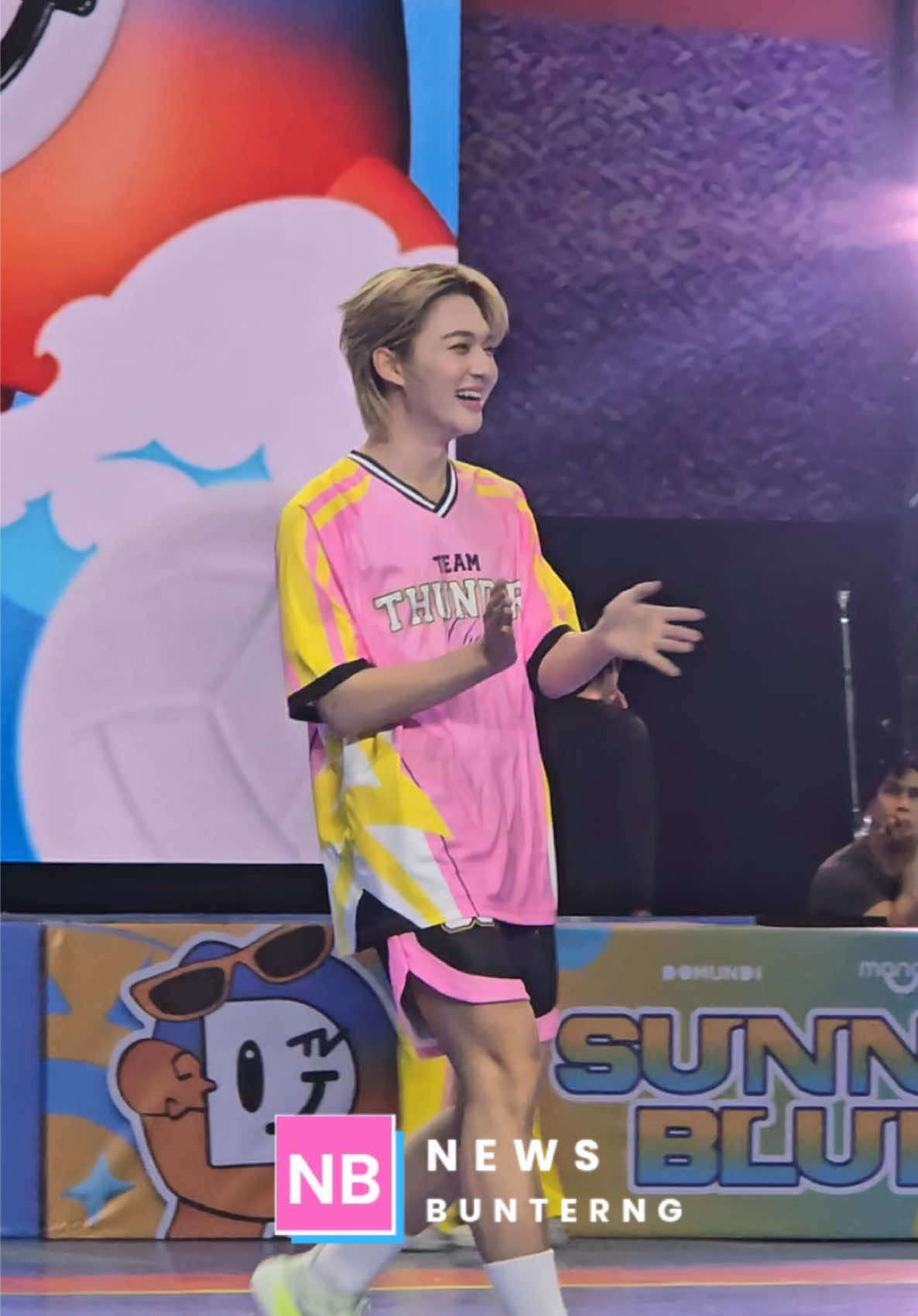 เมื่อตะหนู นุนิว ลงสนามเตะบอล😁 #นุนิว #นุนิวชวรินทร์ #NuNew #DMDSPORTDAY2025 #ดูมันดิ 