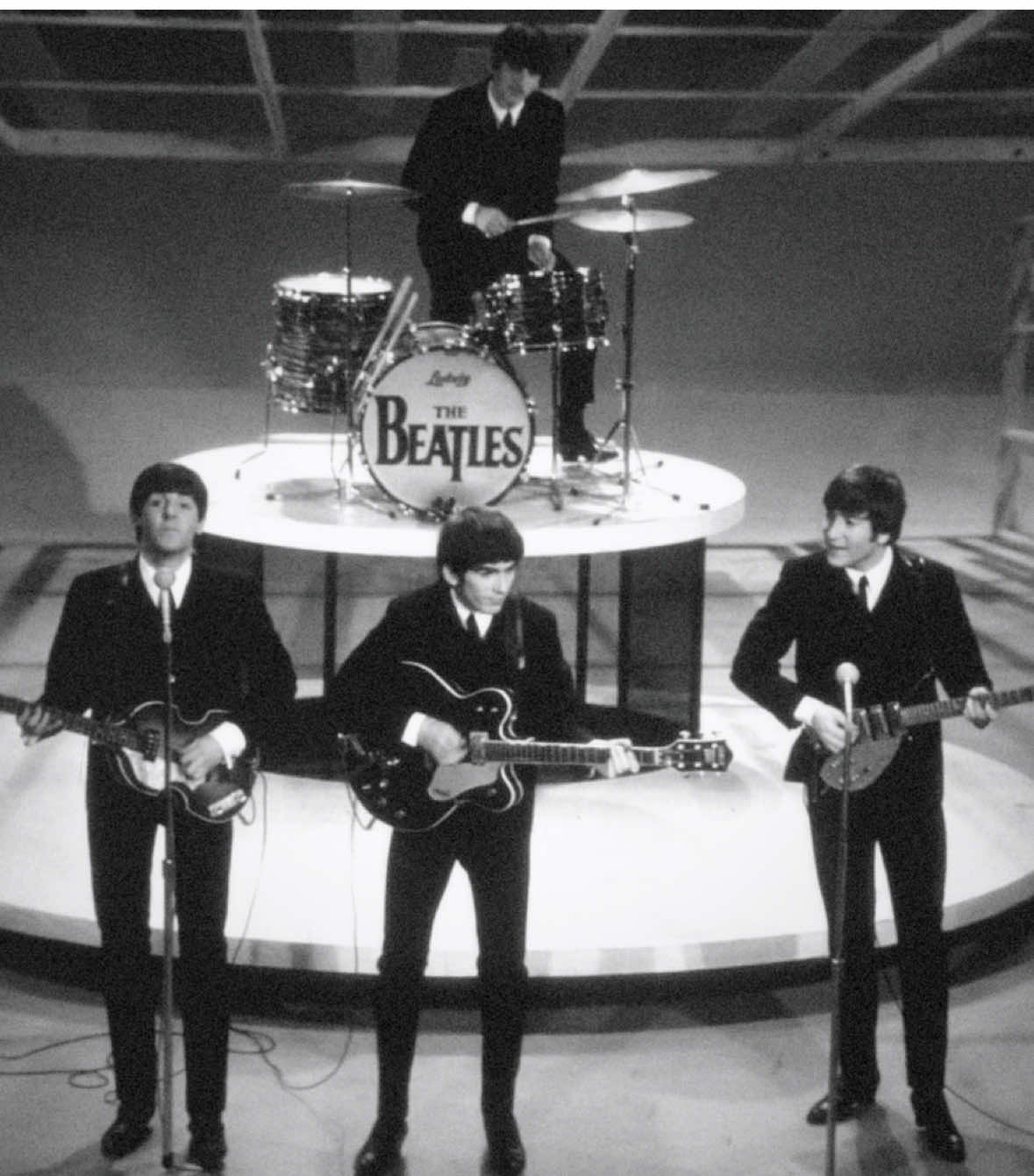 #FIVEYEARS that’s all we’ve got!!! 1964 — 1969 | (stay until the end for the loop!!) #beatles #thebeatles #beatlesedit #thebeatlesedit 