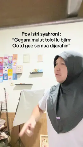 Istri syahroni ngamuk ngamuk barangnya dijarahin #dpr #fyp #siapataufyp #ahmadsyahroni #syahroni #dprri 
