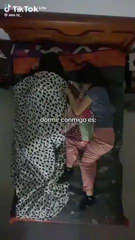😅😨😂a veces ya no quieren dormir conmigo 😅😭