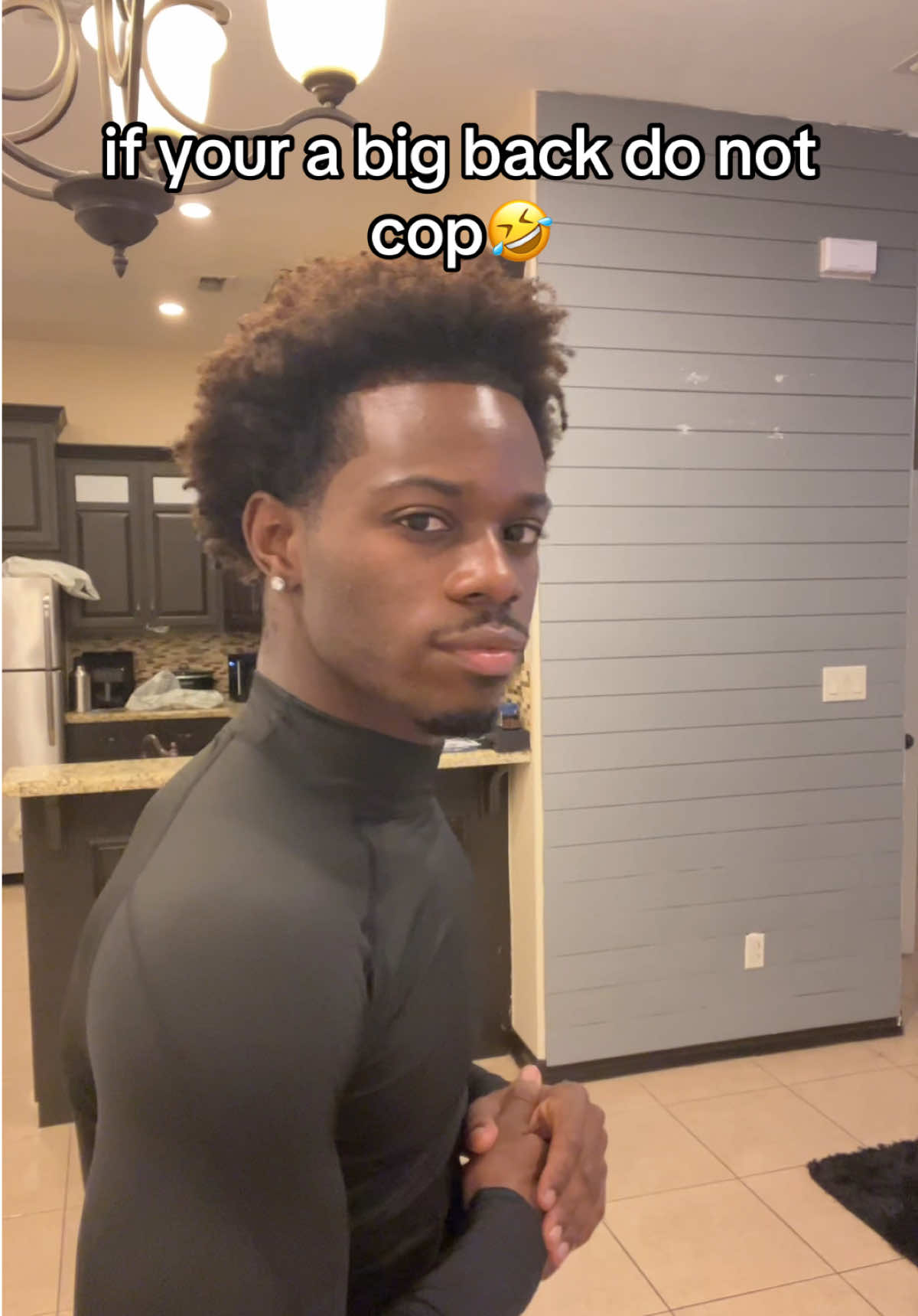 Get the body first then cop 🤝 #compressionshirt #menswear #longsleeveshirt 