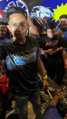 MAT YEN MENDONIAAAAAA GENGGG!!!! MAT YEN WAKIL MALAYSIA MENGALAHKAN TEKNO TUNER DARI INDONESIA. GAME SANGAT FIGHT WALAUPON MATYEN HANYA MENGGUNAKAN ENGINE 125z BERBANDING TEKNO TUNER MENGUNAKAN KR150. TAK LUPA JUGA JOKI PADU AM ULALA JOKI LAMA BUAT COME BACK. MOTOR MADE IN MALAYSIA + JOKI MALAYSIA = 💪🏻 MALAYSIA WIN 3-1